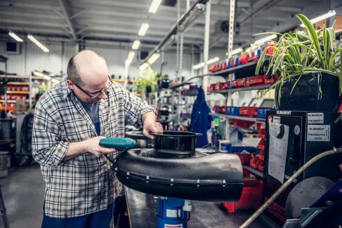 Skręcanie urządzenia