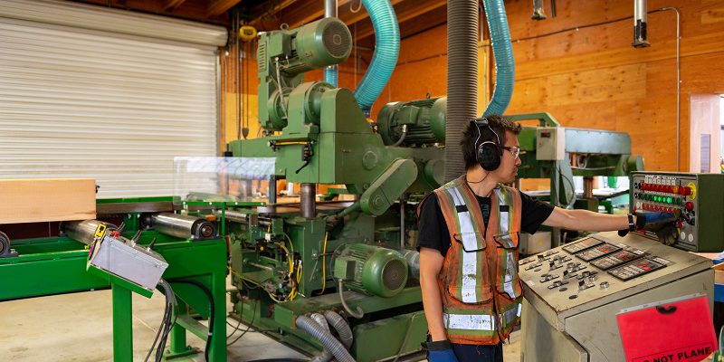 odciągi przy stanowisku pracy