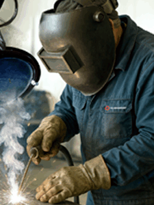 Odciąg stanowiskowy usuwa pyły, dymy i opary bezpośrednio u źródła. Sprawdź, jak działa wentylacja miejscowa i kiedy warto ją stosować w produkcji.